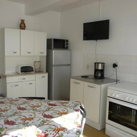 Apartment Cazaubon - 2 Pers, 25 M2, 2/1 3 *